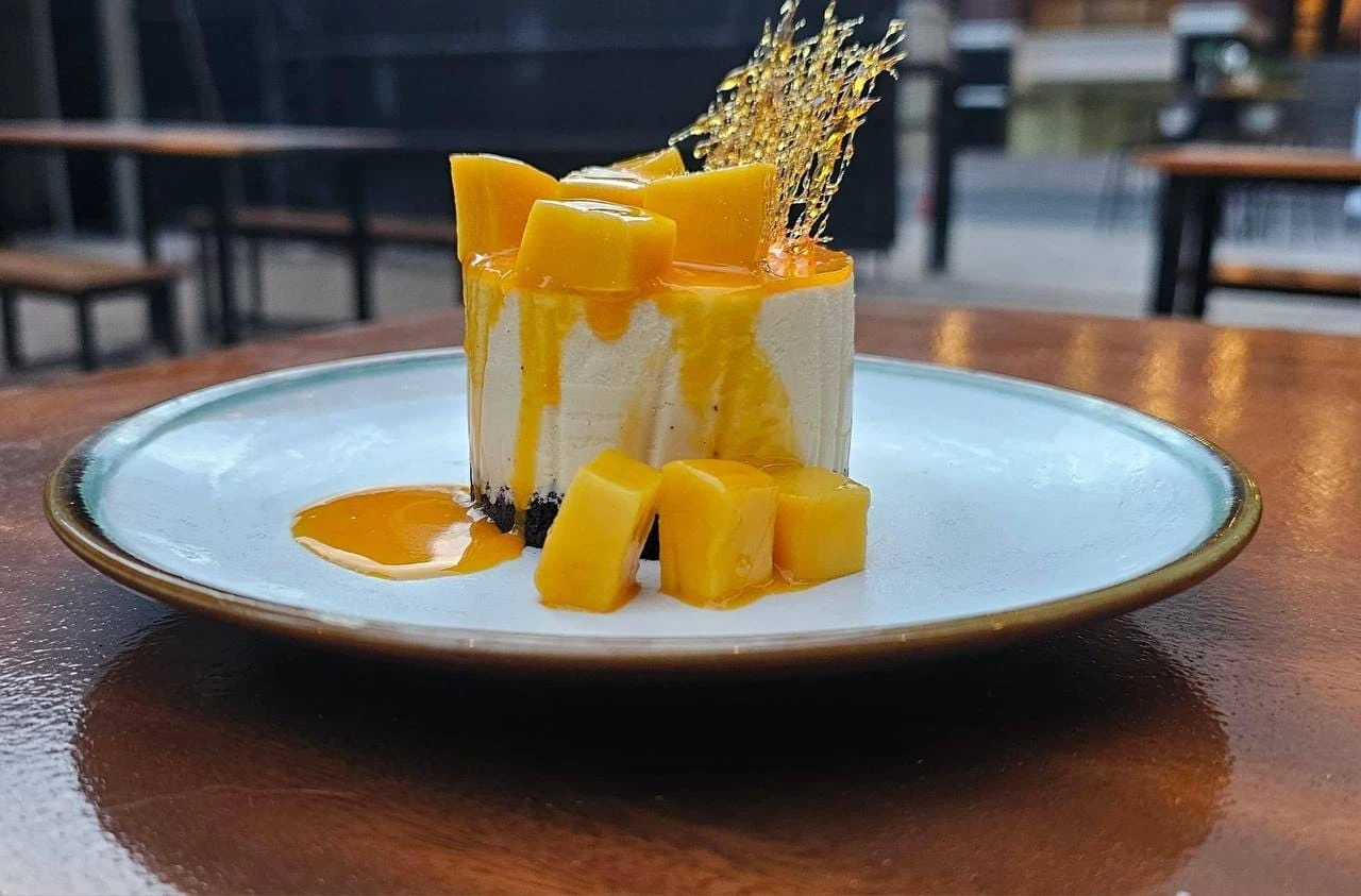 Mango cheesecake desert